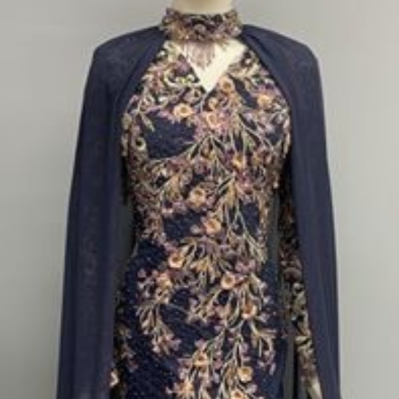 Dress - Picture 2 of 3